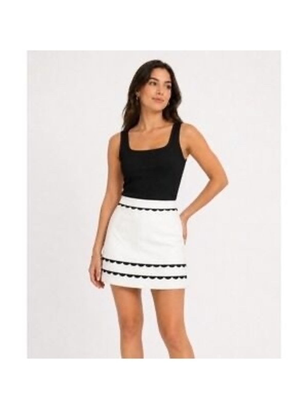 Vineyard Vines Women's White Cotton Mini Skirt with Navy Scalloped Trim Size 6